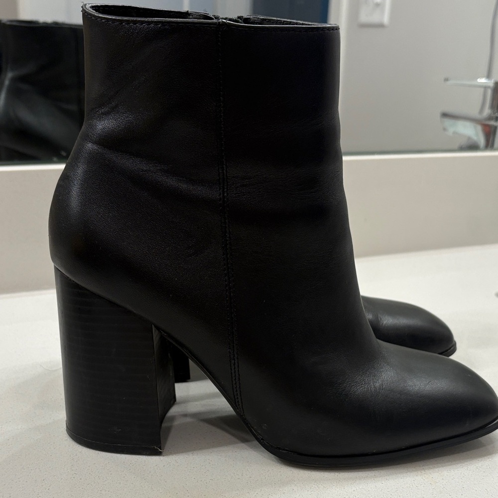 Elegant Black Heeled Boots